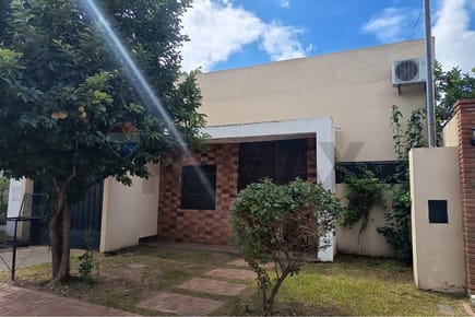 VENDO CHALET EN LAMBARE CON UBICACION ESTRATEGICA