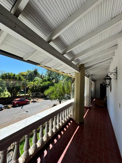 EN VENTA AMPLIA RESIDENCIA EN EL BARRIO SAN CRISTOBAL
