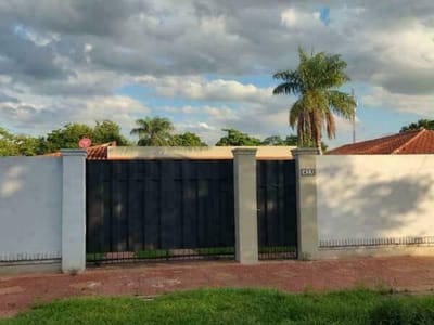 CASA EN MARIANO ROQUE ALONSO CON AMPLIO TERRENO 
