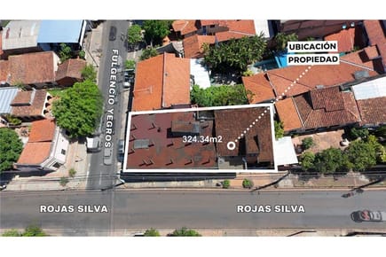 VENDO CASA CON SALON COMERCIAL EN EL CENTRO DE LUQUE