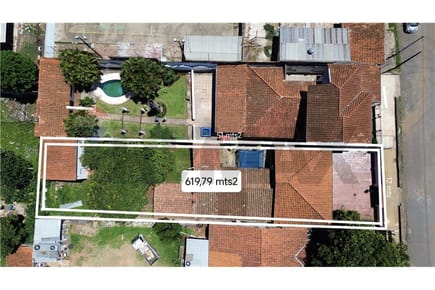 VENDO TERRENO CON CASA A REFACCIONAR EN HIPODROMO