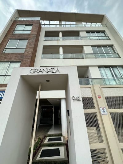 ALQUILO AMPLIO DPTO. de 3 habitaciones en el EDIFICIO GRANADA