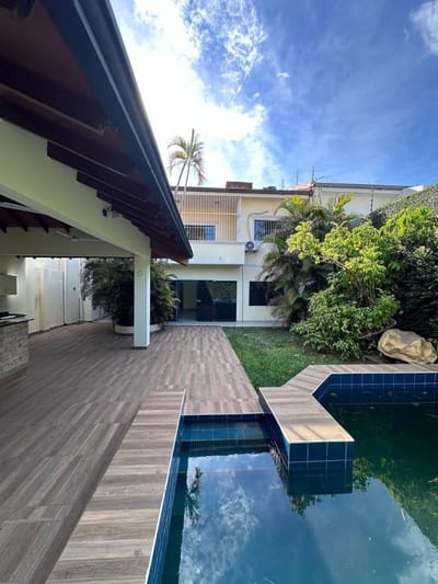 ALQUILO AMPLIA CASA EN LOS LAURELES - ASUNCION