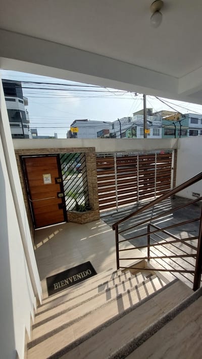 VENDO BELLO DUPLEX 3DOR ALT. AV. SUCRE PUEBLO LIBRE 