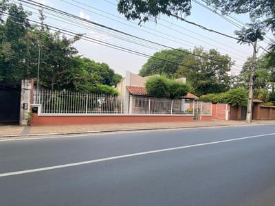 VENDO PROPIEDAD SOBRE LA AVENIDA MARISCAL LOPEZ Y BOGGIANI