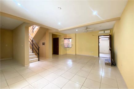 En venta Dúplex en Fdo de la Mora Zona Norte.