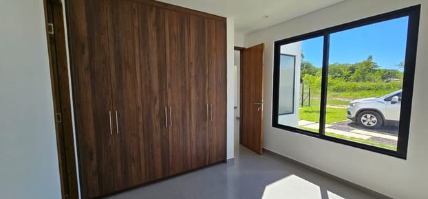 CASA EN ALQUILER DE 3 DORMITORIOS EN MARIANO ROQUE ALONSO 