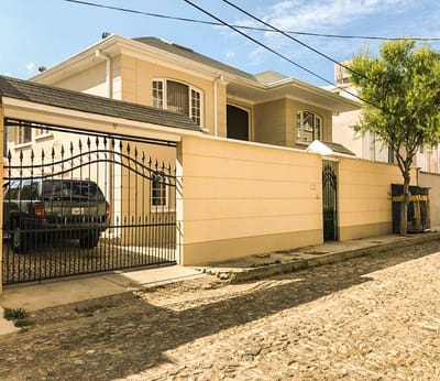 CASA EN VENTA - ACHUMANI