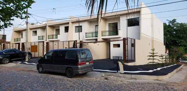 VENDO 5 HERMOSOS DUPLEX EN LAMBARE - Bº SAN RAFAEL