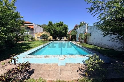 Casa de 5 habitaciónes con Piscina y amplio Patio Asunción Bº Recoleta 