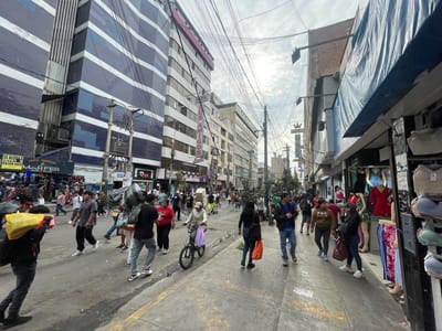 En Gamarra: Locales Desde 4 M² A 19 M². También Vendemos Aires