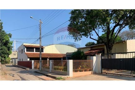 VENDO CASA CON TINGLADO EN VILLA AURELIA
