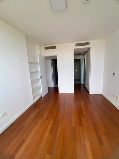 ALQUILO EDIFICIO DE 4 PISOS EN VILLA ELISA.   