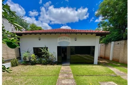 Casa en  Venta en Lambaré – Barrio Mbachio 1