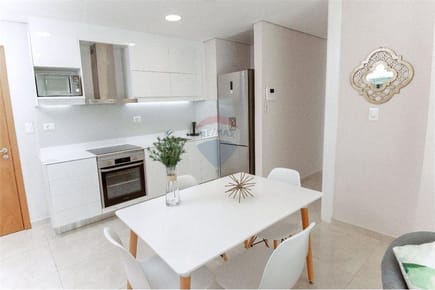 Vendo departamento amoblado zona eje corporativo