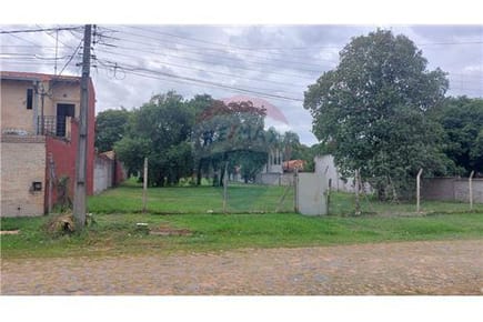 Terreno de 24 x 80 zona Yach y Golf Club en Ita Enrramada 