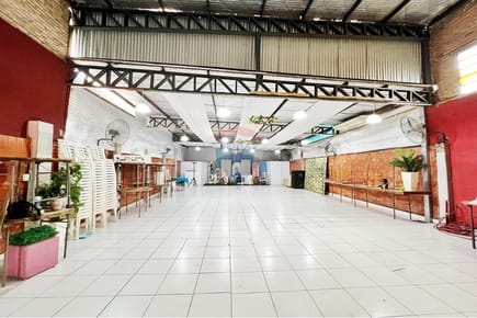 Local Comercial - Alquiler - Santa Ana