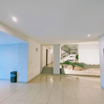 HERMOSO DEPARTAMENTO EN VENTA (CONDOMINIO UNO) Av. Trinidad 2do anillo.