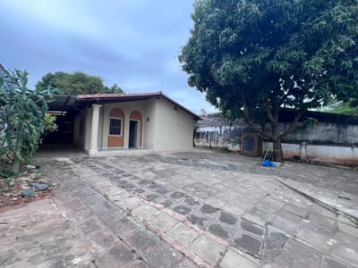 VENDO CASA EN BARRIO SANTO DOMINGO LAMBARÉ