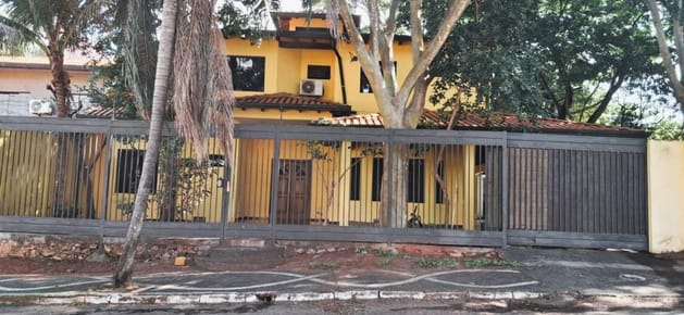 AMPLIA CASA EN ALQUILER EN LAMBARÉ – ZONA CANAL 13!