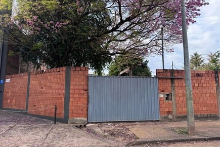 VENDO TERRENO A METROS DE LA AV. BOGGIANI