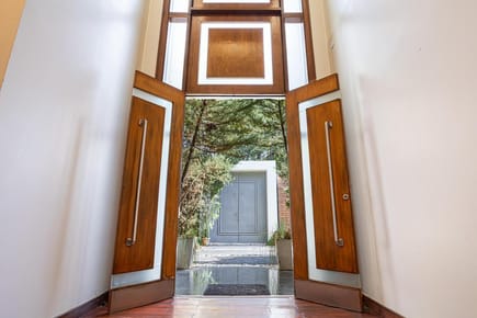RESIDENCIA DE LUJO EN BARRIO MARISCAL ESTIGARRIBIA