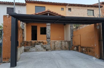 VENDO CASA TIPO DUPLEX EN ZEBALLOS CUE  LIMITE CON LOMA PYTA