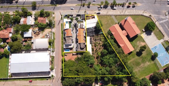 VENDO AMPLIO TERRENO SOBRE LA AVENIDA PERON - ITA ENRAMADA