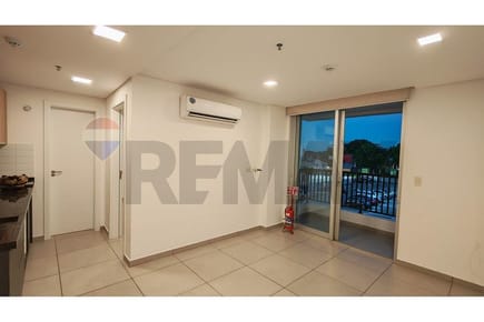 1 dormitorio con amenities en Centric