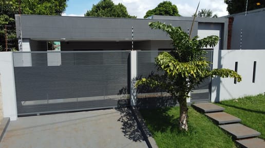 EN VENTA CASA RESIDENCIAL EN EL BARRIO VILLA FANNY.