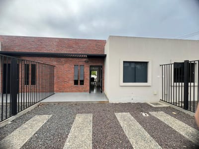 EN VENTA CASA A ESTRENAR EN EL CENTRO DE LUQUE 