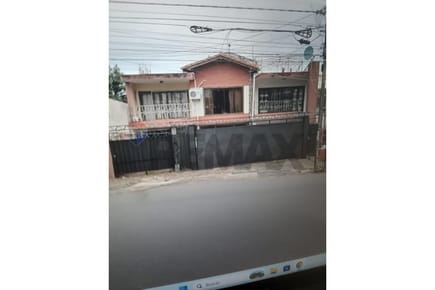 EN VENTA RESIDENCIA EN BARRIO TEMBETARY, ASUNCIÓN