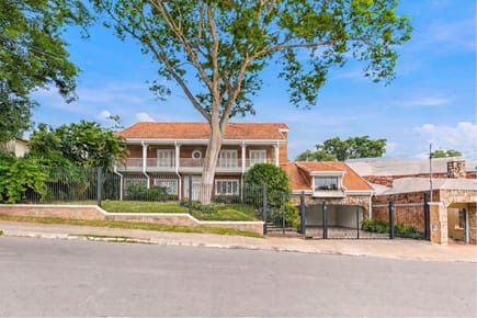 Lujosa Residencia en Barrio Manorá, Asunción
