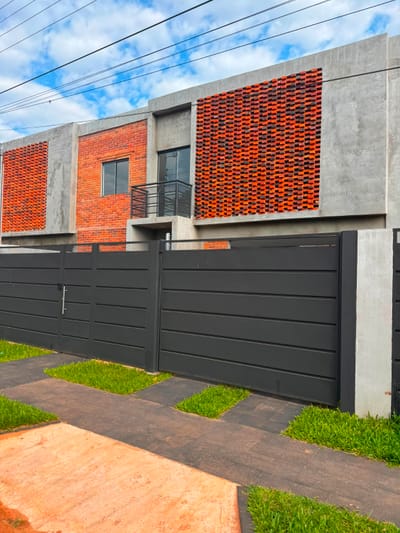 VENDO DUPLEX EN LUQUE 4TO BARRIO 