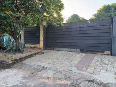 VENDO CASA 2 DORMITORIOS EN MBACHIO, LAMBARÉ
