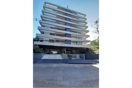 Alquilo departamento en el edificio URBAN CARMELITAS 