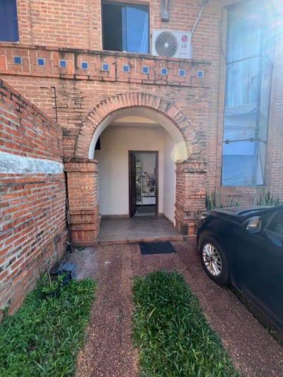 EN VENTA DUPLEX  EN SAN LORENZO  ZONA MORAVIA Y PINEDO SHOPPING