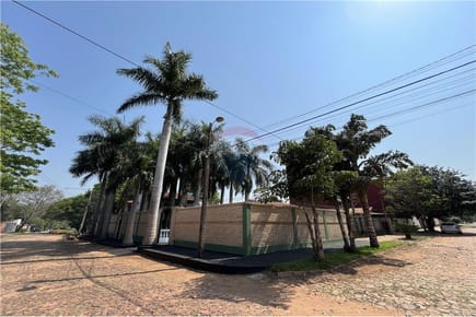 Casa - Alquiler - Loma Pytá, Paraguay