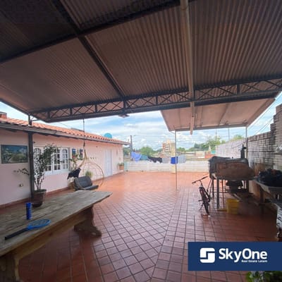 Casa en venta de 8 ambientes en CENTRO