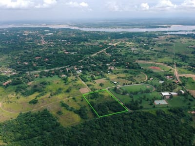 EN VENTA PROPIEDAD EN BARRIO CERRADO SURUBI´I