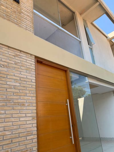 Casa en venta de 4 ambientes en Jardín de Oro