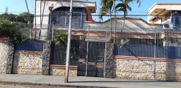 Casa en venta de 5 ambientes en Barrio Obrero