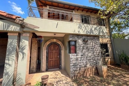 Casa - Venta - Luque, Central, Paraguay