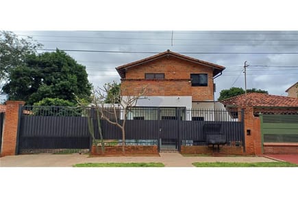 Residencia En Venta Ubicado En La Ciudad De Luque