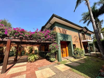 VENDO CASA EN BARRIO CERRADO LAS FLORES