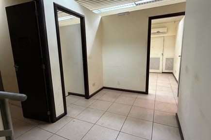 Oficina-Venta-14 de mayo, La Encarnación, Asunción