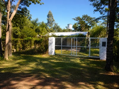 VENDO CASA EN YPANÉ
