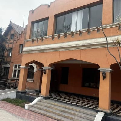 OCASION Vendo casa como terreno San Isidro con  frentes