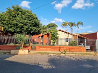 Vendo Casa a refaccionar – Barrio San Vicente