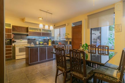 EN VENTA CASA IMPONENTE   Zona Hilandería